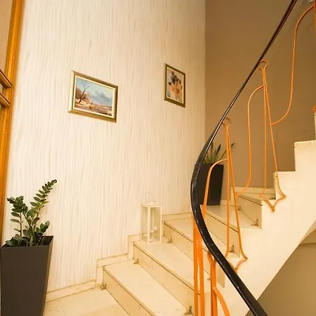 Otel Niovi 2*